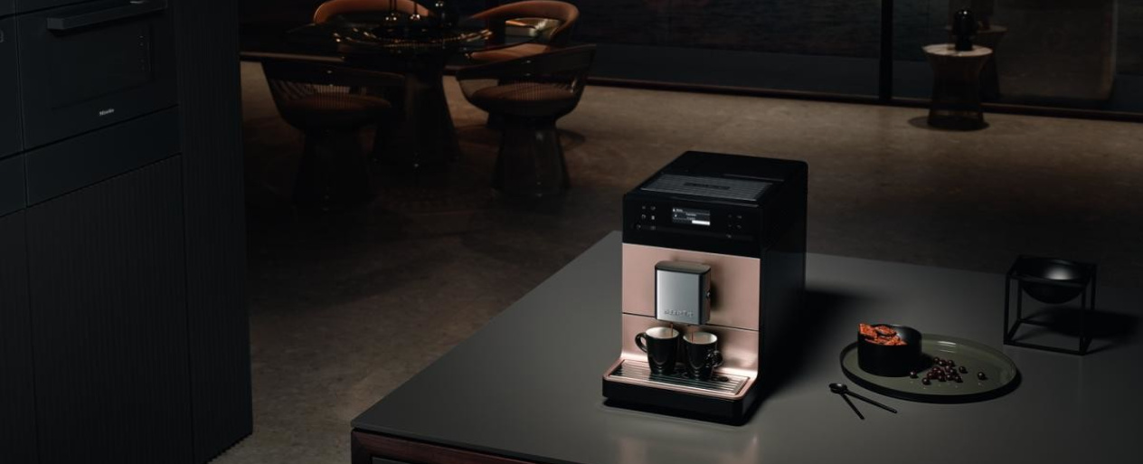 Kaffee & Maschine – mit meisterhafter Präzision